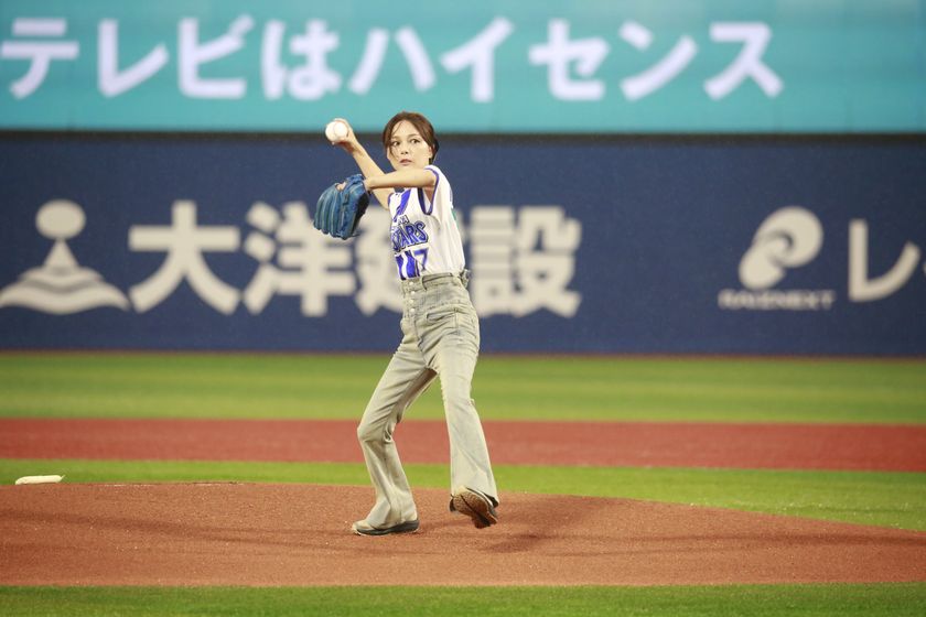中日ドラゴンズ戦で「ハイセンス 大画面テレビ DAY」を開催
相川七瀬が始球式に登場!惜しくも2年連続のノーバン投球ならず