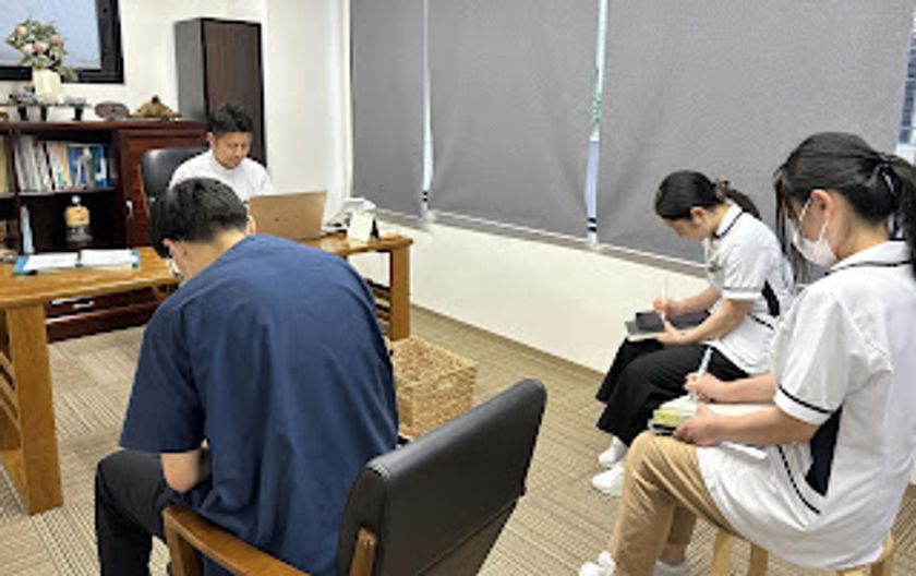 漢方薬局ならではの「実践型」教育と福利厚生がZ世代を惹きつける
薬学生のインターン応募が前年比1.5倍に急増!