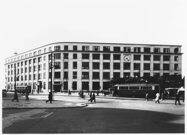 東京中央郵便局外観(1922年撮影、吉田鉄郎設計)