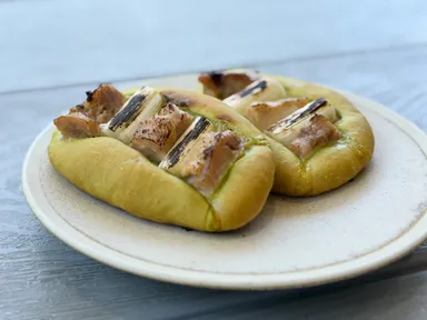 粕漬け鶏のねぎまぱん