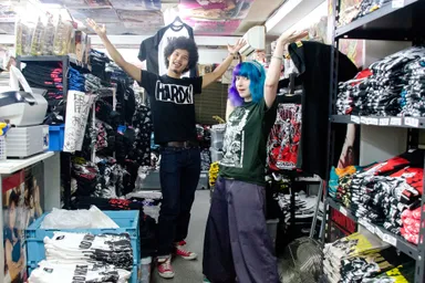 様々な種類のTシャツが勢揃い 1