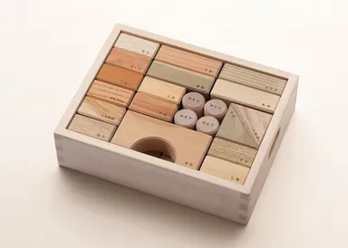 広葉樹を用いた玩具