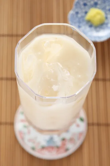 糀屋三左衛門の塩あま酒飲用イメージ