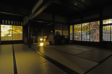 プロジェクションマッピング　生家セット内