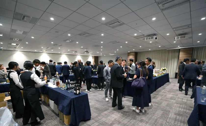 懇親会の様子(25年開催時)