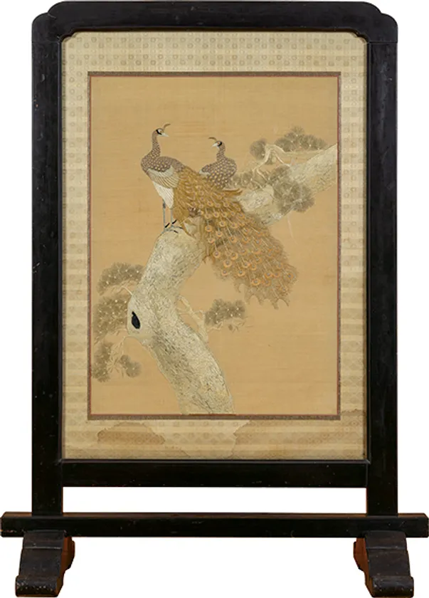 「松に孔雀図刺繍衝立」(九里学園高等学校蔵)【後期展示】