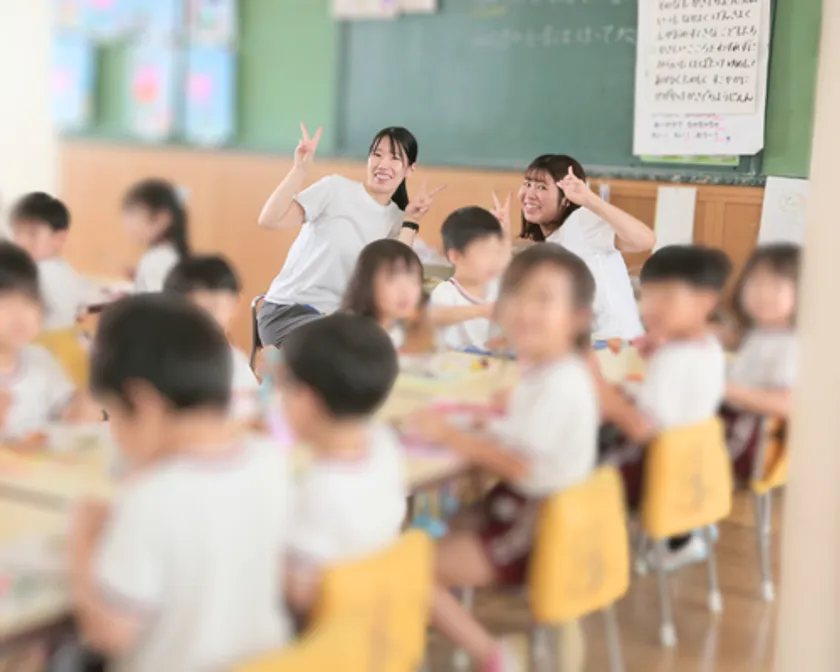 若手職員がいきいきと働いている様子