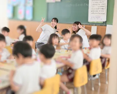 若手職員がいきいきと働いている様子