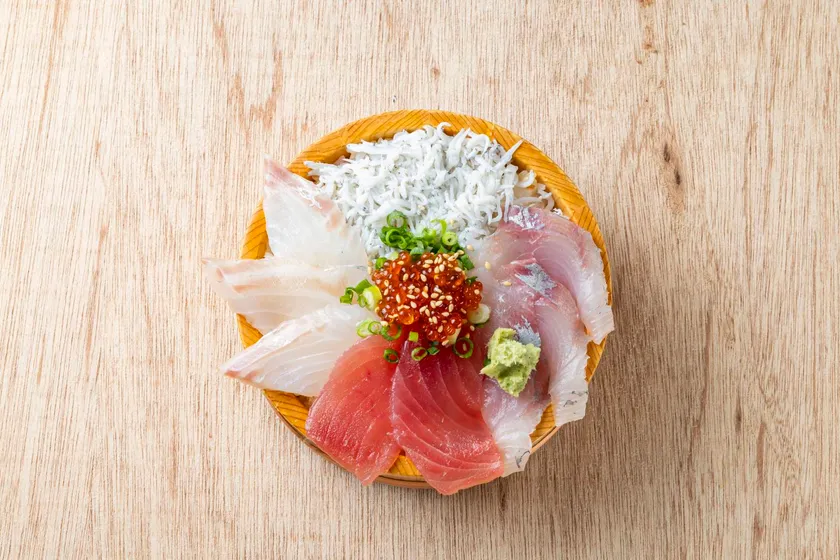 出世魚・5種桶丼