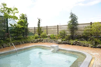 天然温泉露天風呂（男女入れ替え制）