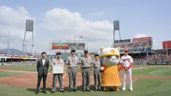 広島市南消防署・日勤救急隊の皆さんに感謝を伝える表彰式の様子