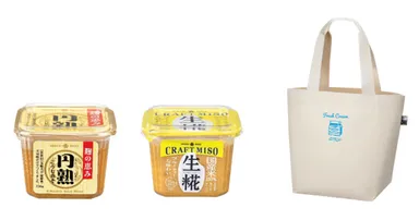 左から　「円熟こうじみそ 750g」「CRAFT MISO 生糀 650g」「中沢オリジナルトートバッグ」