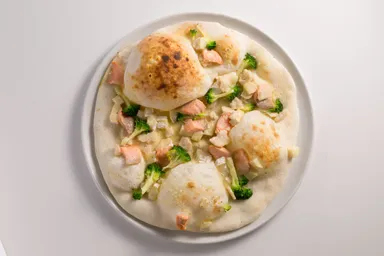 美雪マスと地酒酒粕とカマンベールのピッツァ