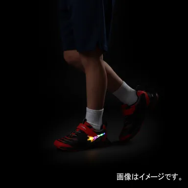 足の動きに反応して光るLED搭載
