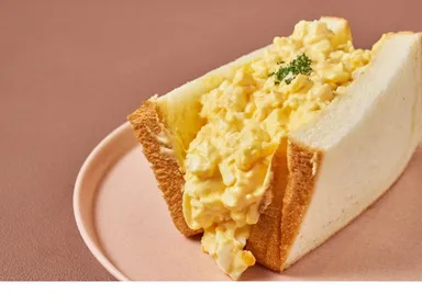あふれるたまごサンド