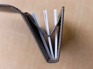 開いた時に自分の名刺がどこにあるかを一瞬で教えてくれます