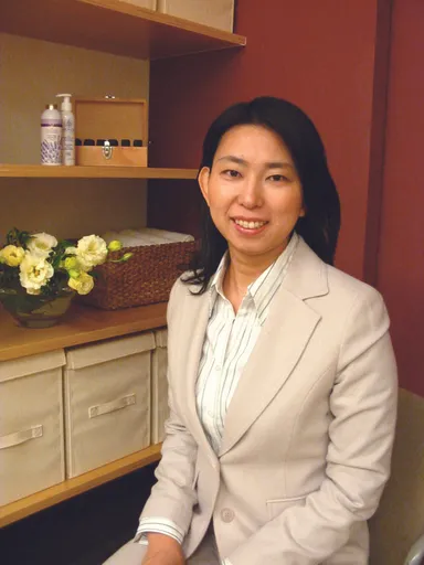 校長 兼 サロンディレクター　篠崎 淳子 画像