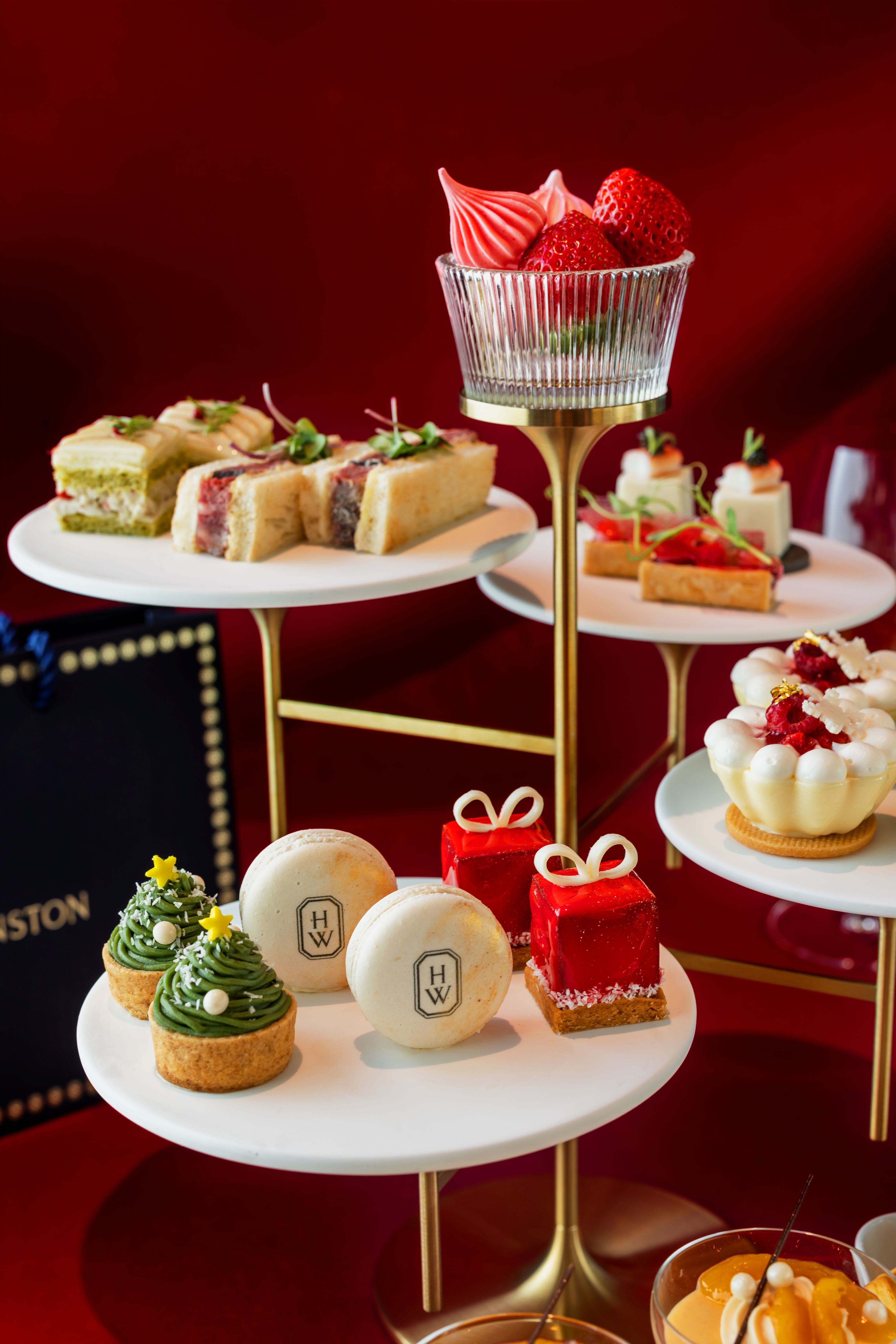 ハリー・ウィンストン × コンラッド名古屋 “HARRY WINSTON'S HOLIDAY