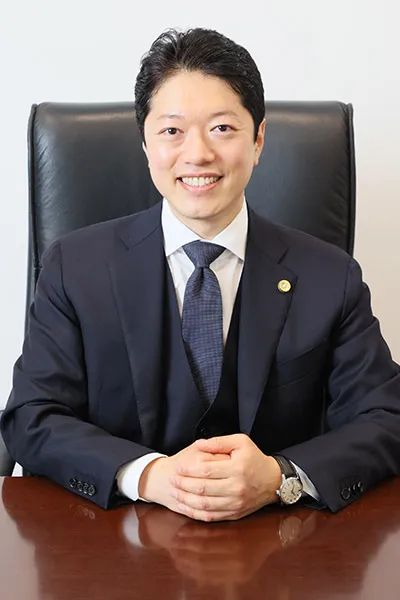 代表弁護士 井上 昌哉