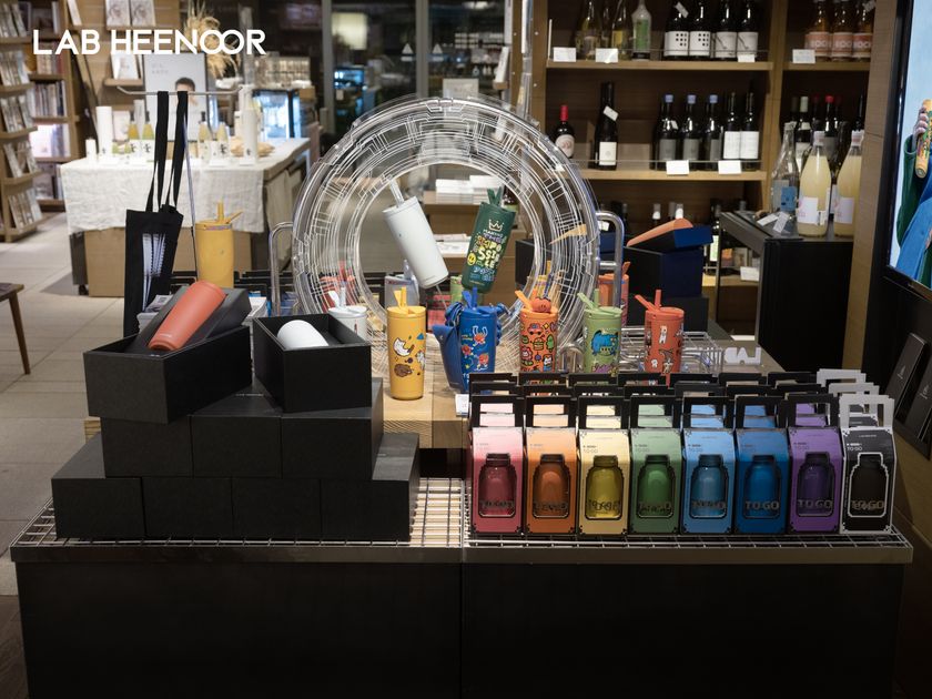つくる、選ぶ、自分のボトル。
話題のデザインブランド「LAB HEENOOR」、
日本初のフェアを代官山 蔦屋書店にて9/30(水)まで開催