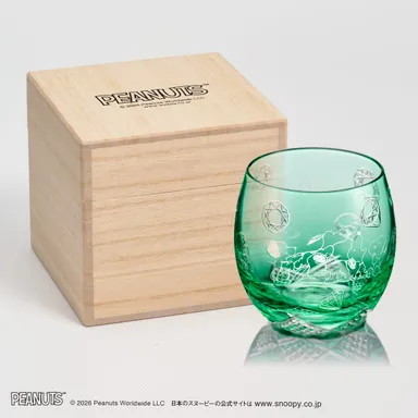 桐箱とグラス2