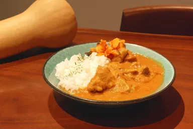 バターナッツ南瓜とアーモンドミルクのバターチキンカレー