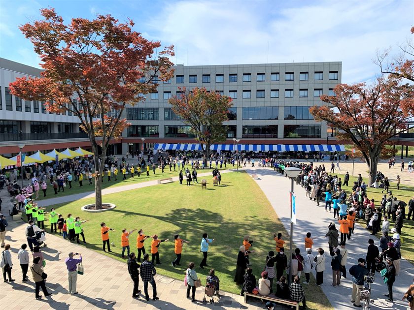【10月25日(日)】地域・大学・金融機関がつながる
「はなはた文教マルシェ」を開催します！