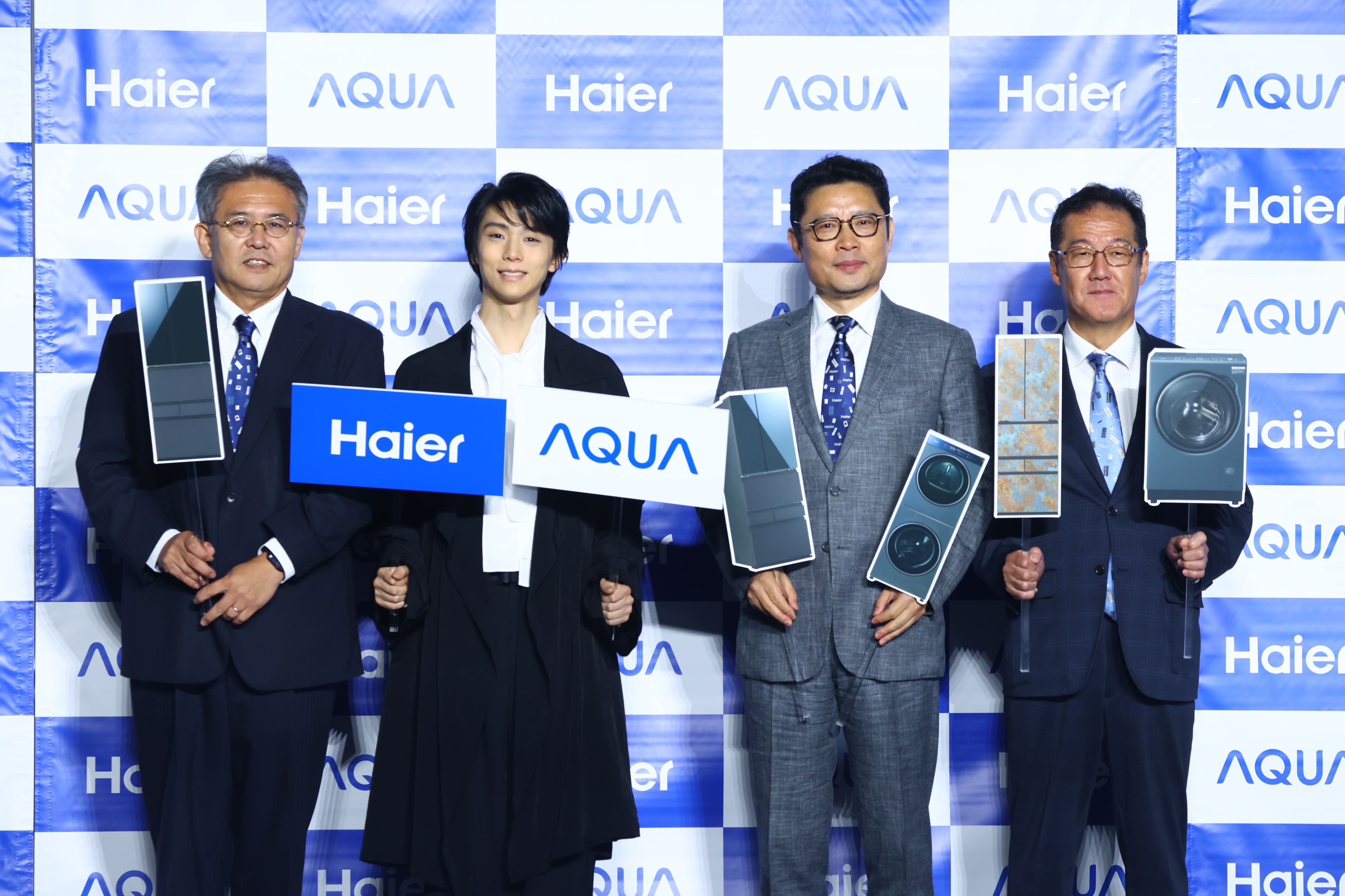 羽生結弦さんが氷上降臨！ ハイアール・AQUA新冷蔵庫＆洗濯機発表会で語った 「限界を超えるイノベーション」 業界初＊「ボトムクーリングシステム」などの最新技術に 「日本の家庭の幸福を追求する姿勢に深く共鳴」