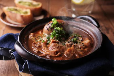 特製モツ煮込み＜黒＞