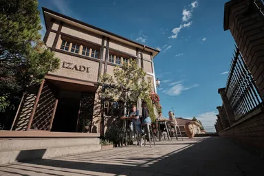 IZADI エントランス