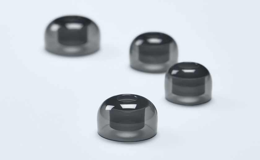 「ディープマウントイヤーピース ZONE for TWS」に
透明感と深みを両立した新色「Smoky Black」が登場　
10月下旬発売
