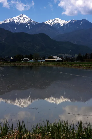 北アルプスの見える安曇野の風景
