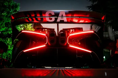 BUGATTI BOLIDEの印象的なリアビュー