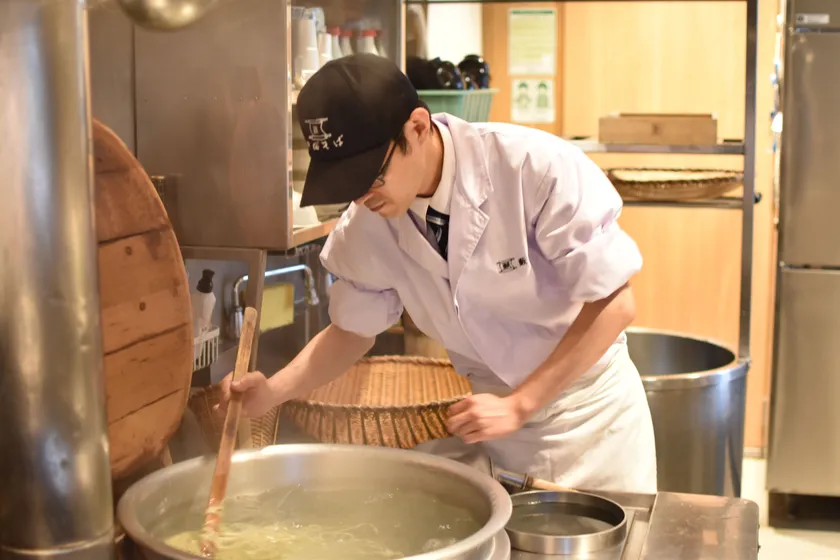 そばと対話する当店の職人