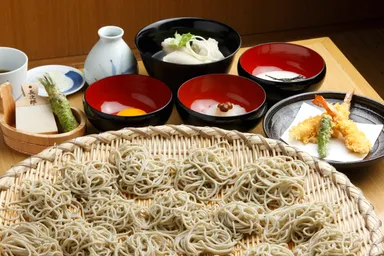 打ち立ての新そばを大ざるで