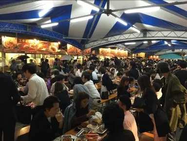 賑わう客席の様子(2)