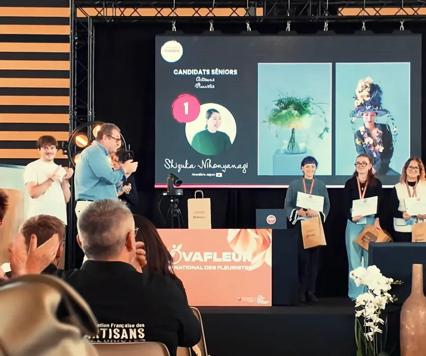 フランスにて受賞発表の様子