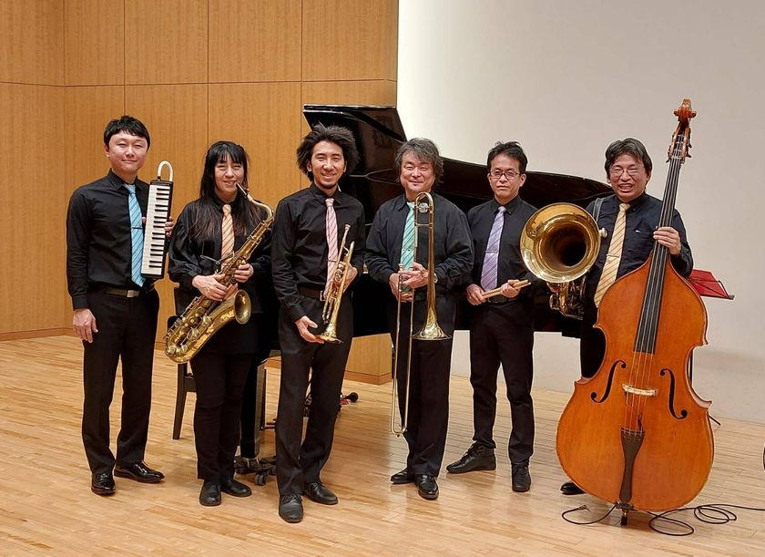 天高く澄み渡る秋空に 粋なJAZZが響き渡る 2日間　
第21回 さいたま新都心JAZZDAY開催　
今年の17時からの「けやきひろば」での演奏は、
心が躍り出す「スイングジャズ」！