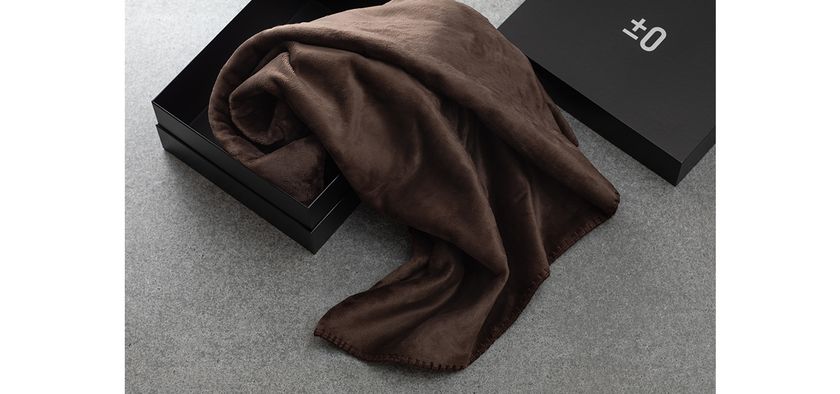 冬のぬくもりを、大切な人へ　
±0「洗濯機で洗える電気ブランケット」2タイプが新登場