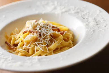 濃密卵のカルボナーラ