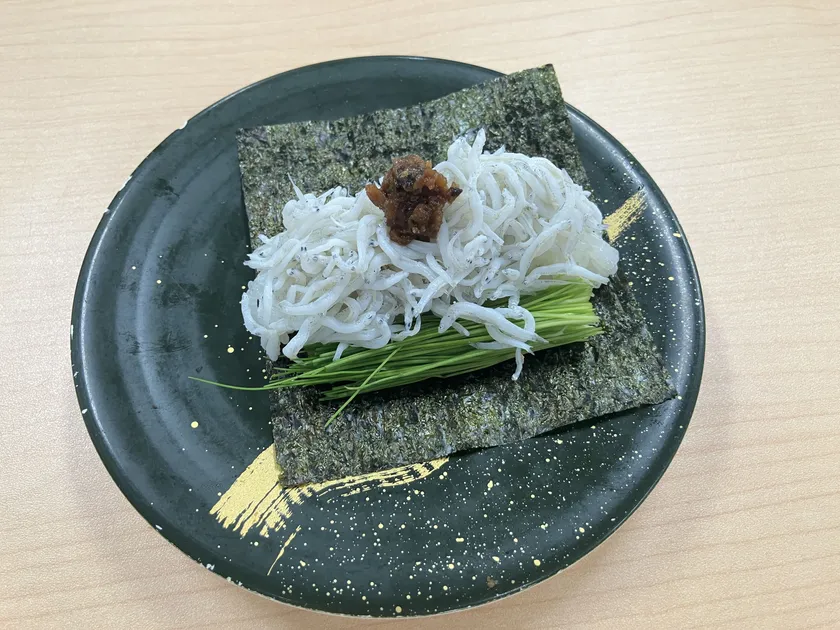 夜明けのしらす × 京丸姫葱のパリパリ巻き ～丹羽黒豆味噌のせ～