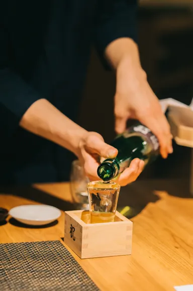 島の日本酒と共に