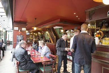 『シャンパーニュ・ガイド 本場を味わい尽くすメゾンと食を巡る旅』