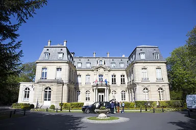 『シャンパーニュ・ガイド 本場を味わい尽くすメゾンと食を巡る旅』