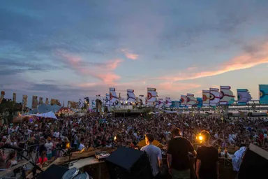 CORONA SUNSETS MUSIC FESTIVAL(イメージ)
