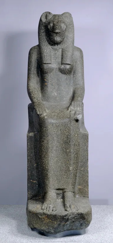 セクメト女神像