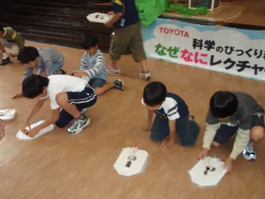 科学のびっくり箱！なぜなにレクチャー