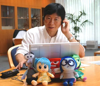 吹き替え収録中の伊原木知事