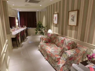 街の喧騒を忘れる空間を演出