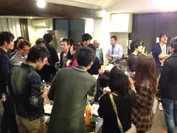 東京の起業家シェアハウスでの交流パーティー